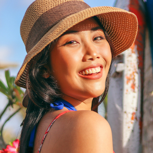 5 Reasons to Brighten Your Smile This Summer